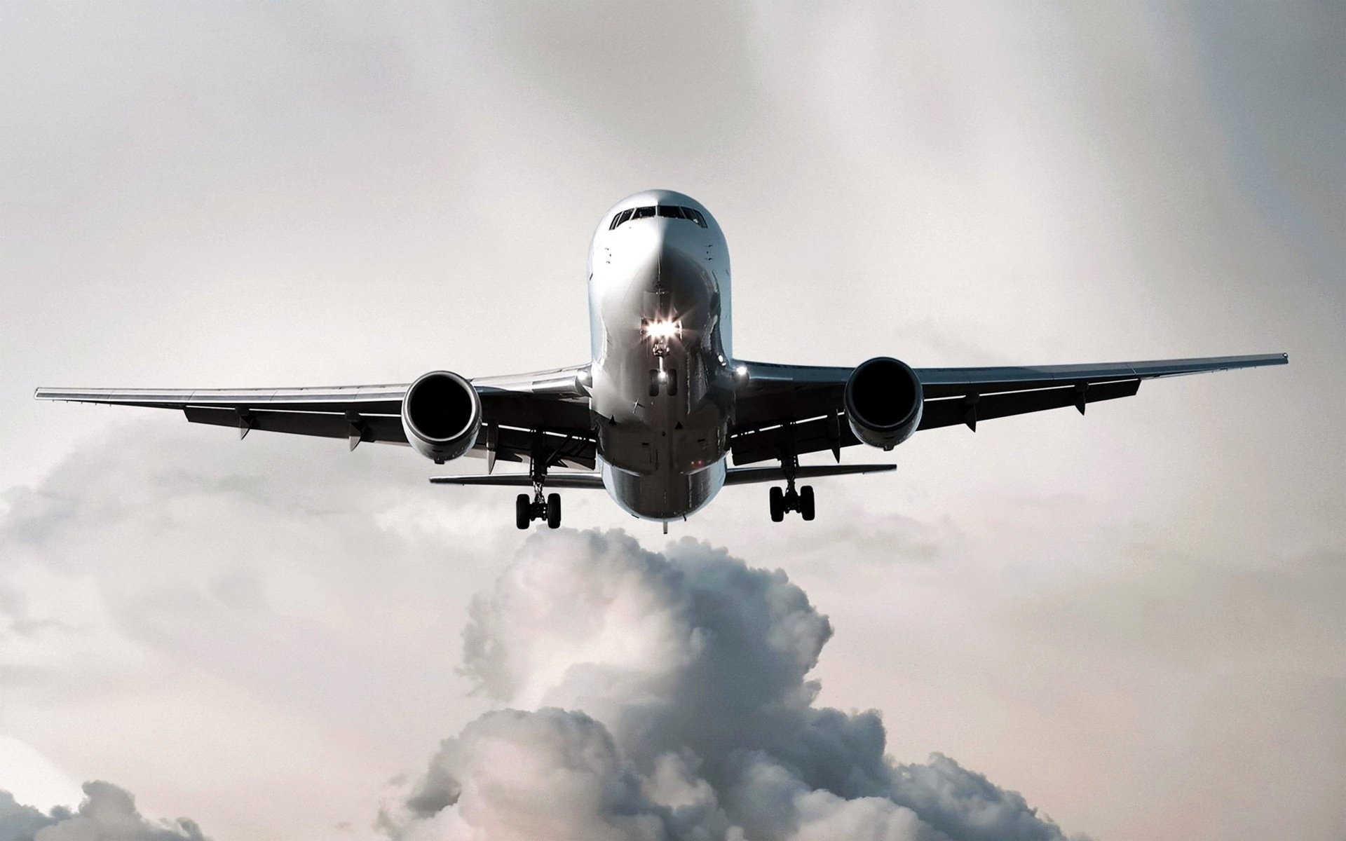 Three ways airlines are winning customers across digital channels